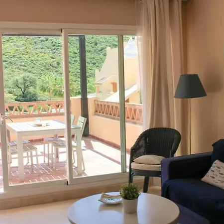 Family In With Pool Apartment *