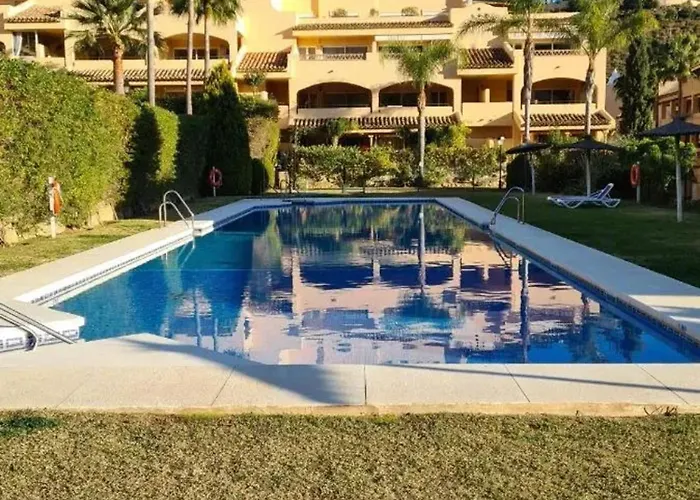 Family In With Pool Апартаменты